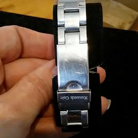 Kenneth Cole silver watch - Picture 2 of 4